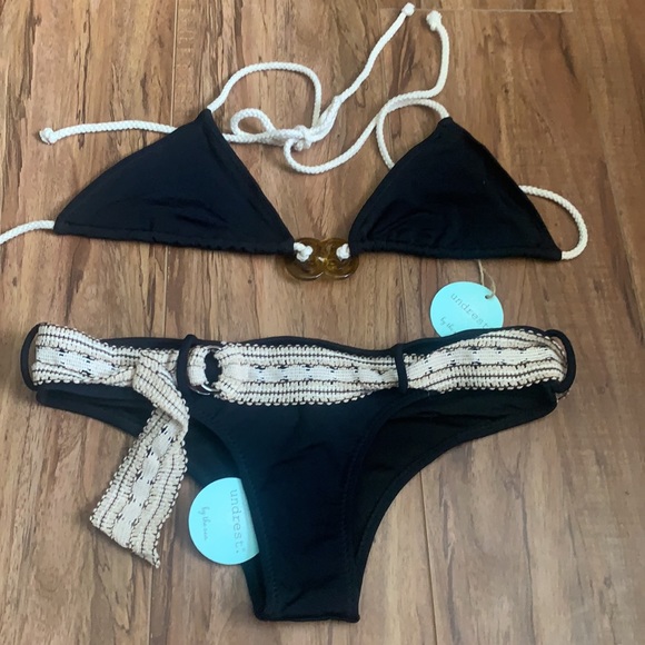 Bikini Top + Bottom - Picture 7 of 7